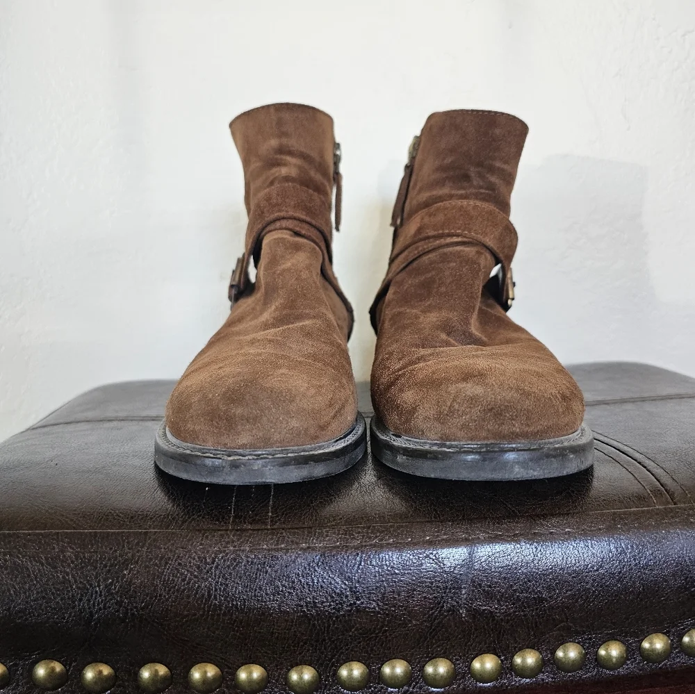 Aquatalia‎ Brown Suede Ankle Buckle Accent Old Money Quiet Luxury Boots Sz 7